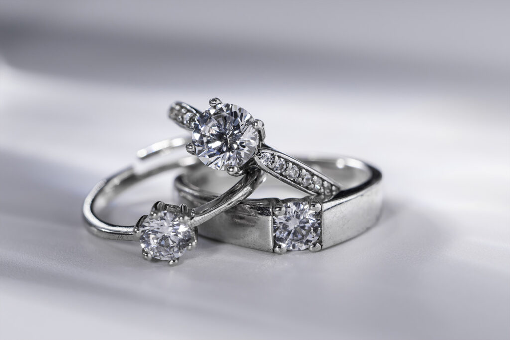 Buy, Sell & Pawn Women’s Jewelry in Portland, OR